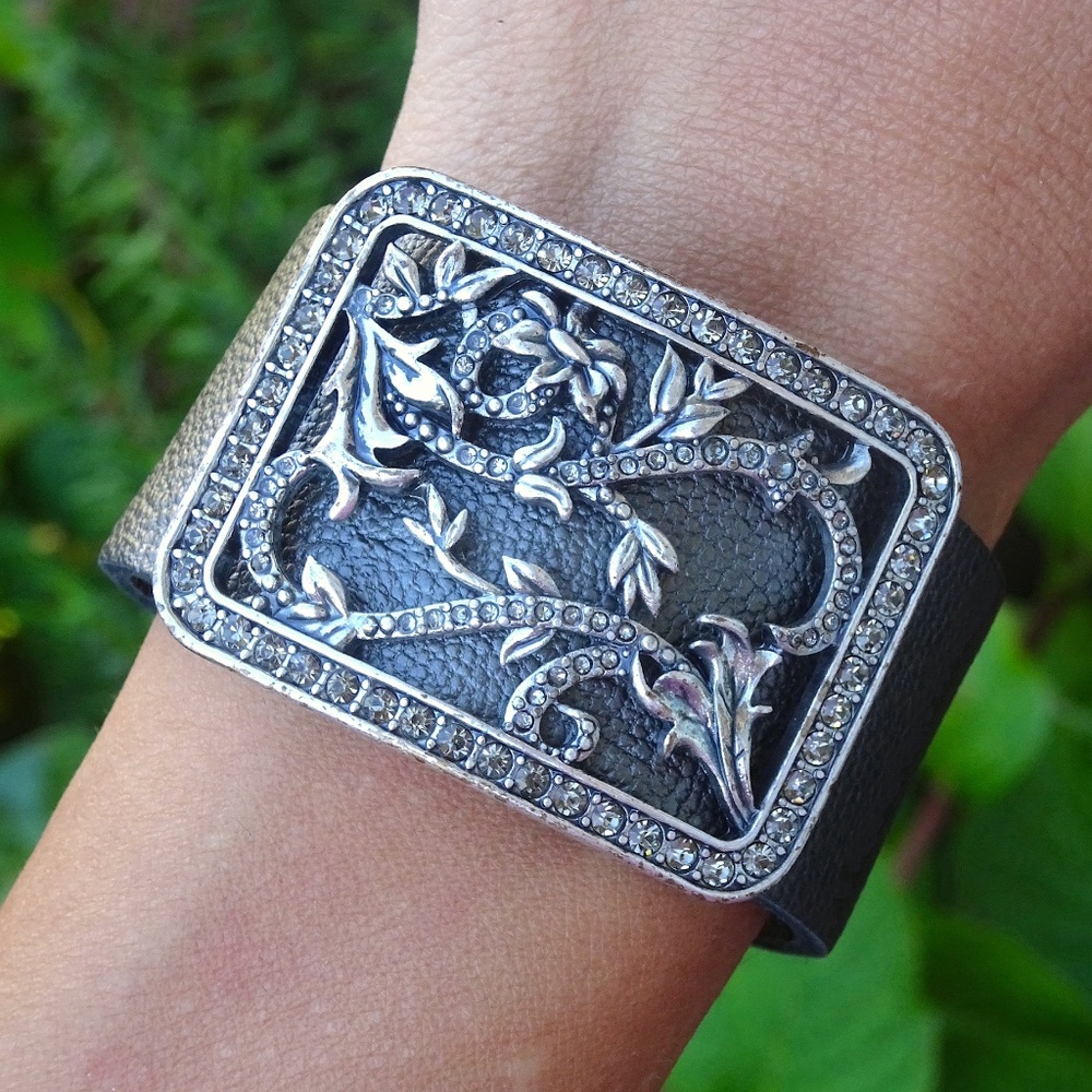 NWT Lucky Brand Leather Cuff Silver Belt Buckle Bracelet Pavé Magnetic Closure